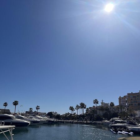Beachfront Apartment Near Marbella Sitio de Calahonda Bagian luar foto