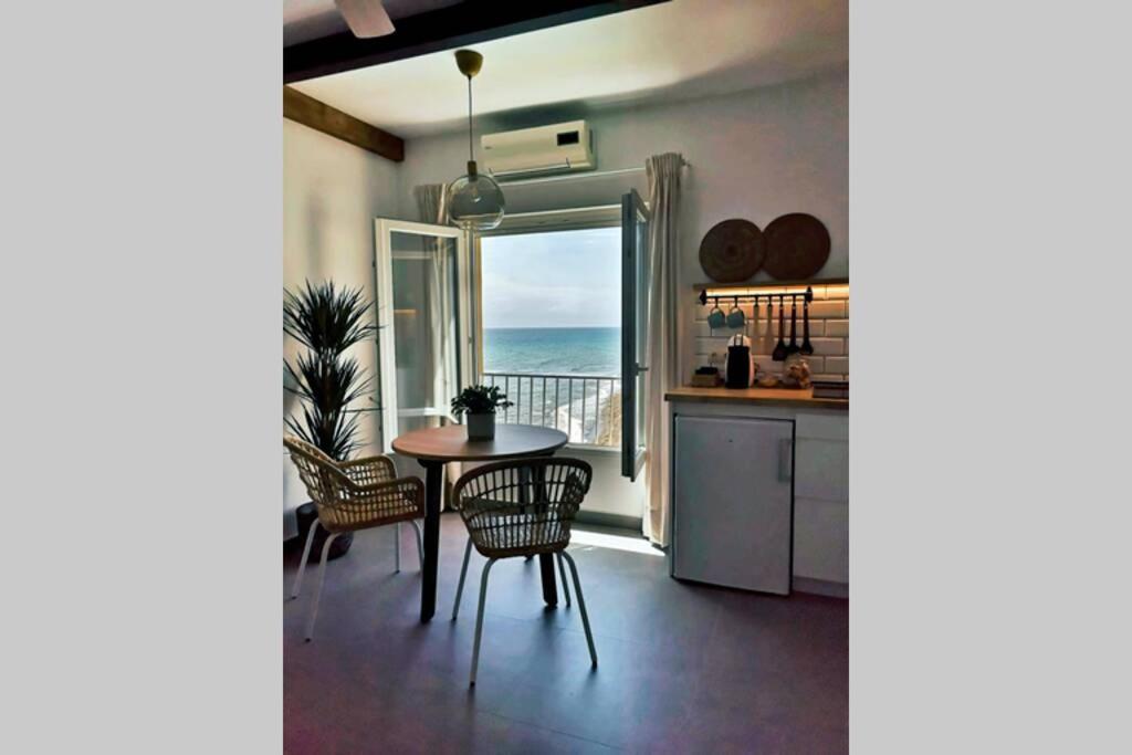 Beachfront Apartment Near Marbella Sitio de Calahonda Bagian luar foto