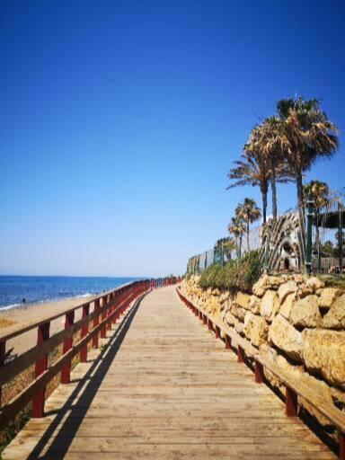 Beachfront Apartment Near Marbella Sitio de Calahonda Bagian luar foto