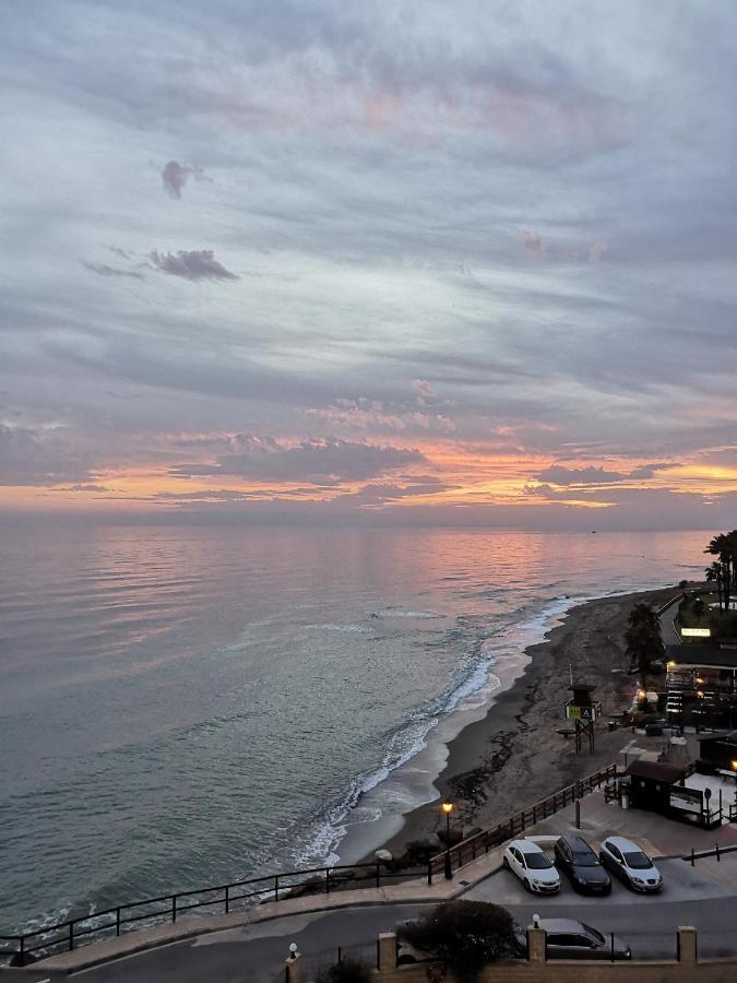 Beachfront Apartment Near Marbella Sitio de Calahonda Bagian luar foto