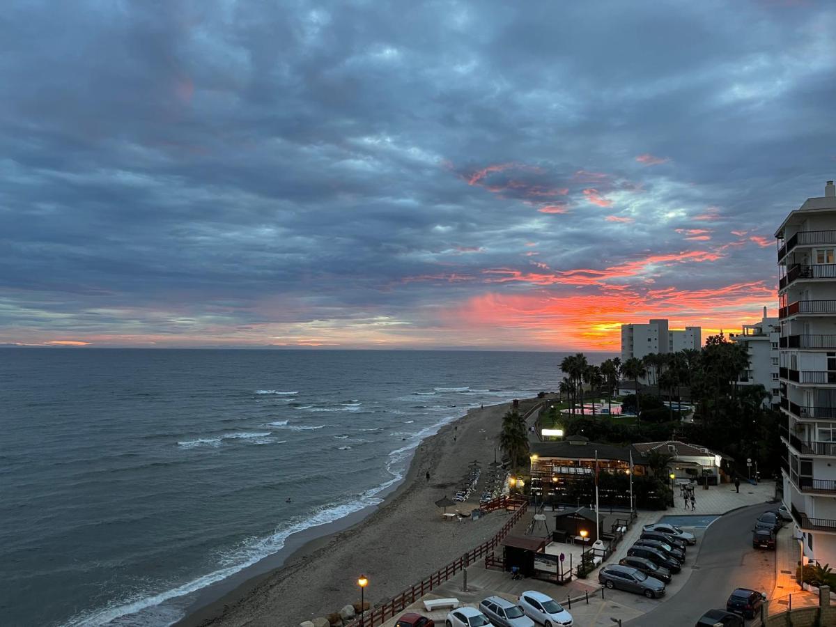Beachfront Apartment Near Marbella Sitio de Calahonda Bagian luar foto